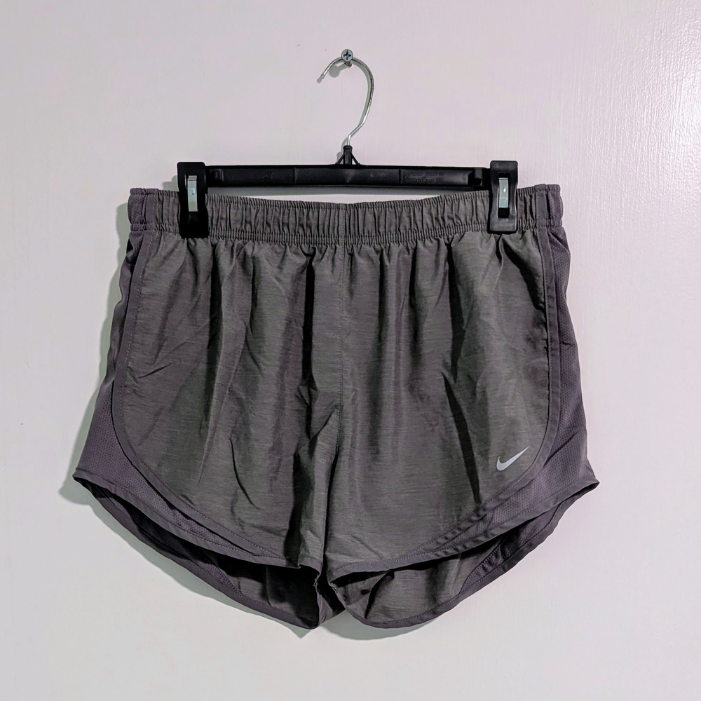 NIKE Dri-Fit Women's Gray Athletic Shorts Size Large